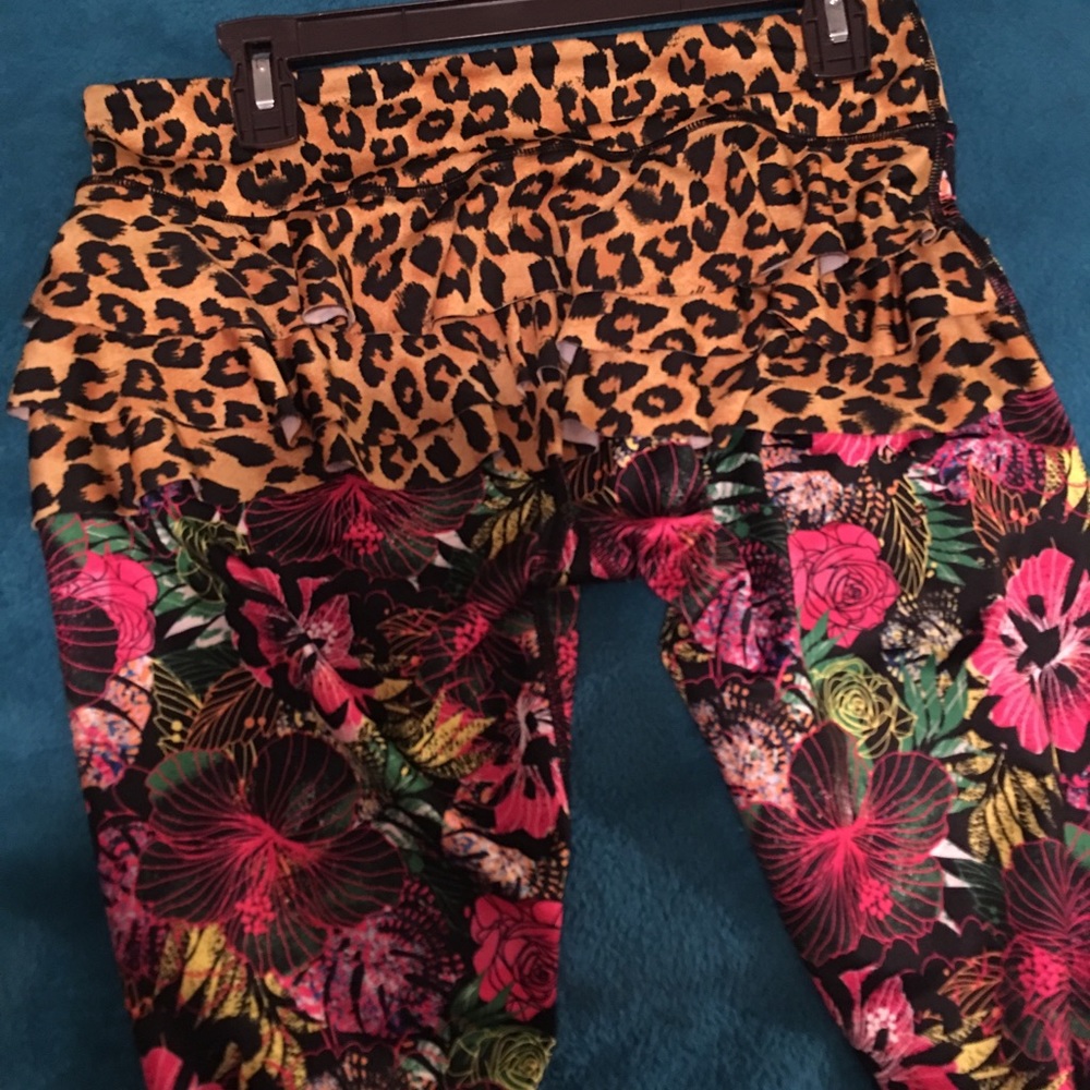 Zumbawear LaPachanga Ruffled-butt leggings